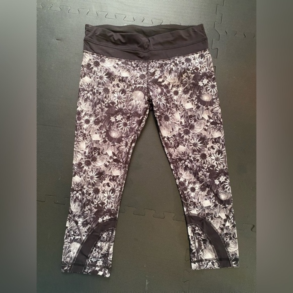 Lululemon athletic leggings. Size 8